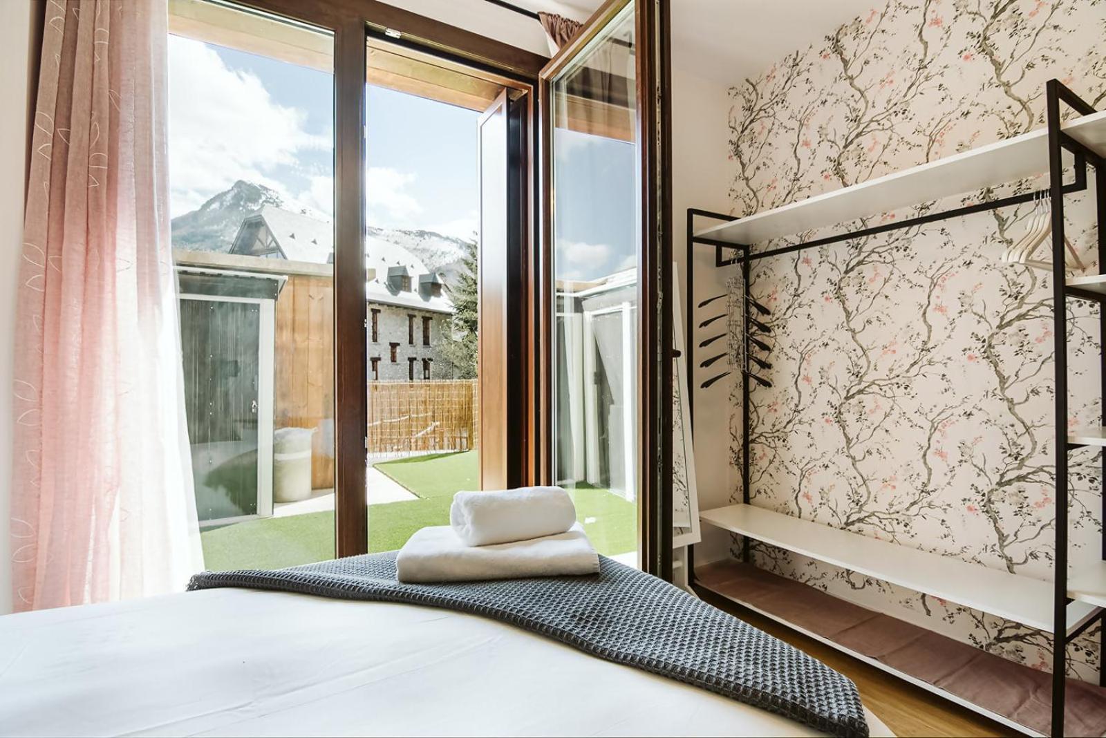 Casa Rosana Apartamento De Diseno Con Terraza Sallent de Gállego Εξωτερικό φωτογραφία